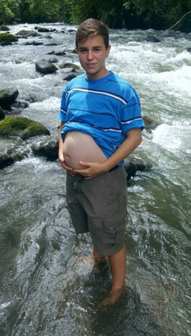 няколко транса от Еквадор - бременна баща
