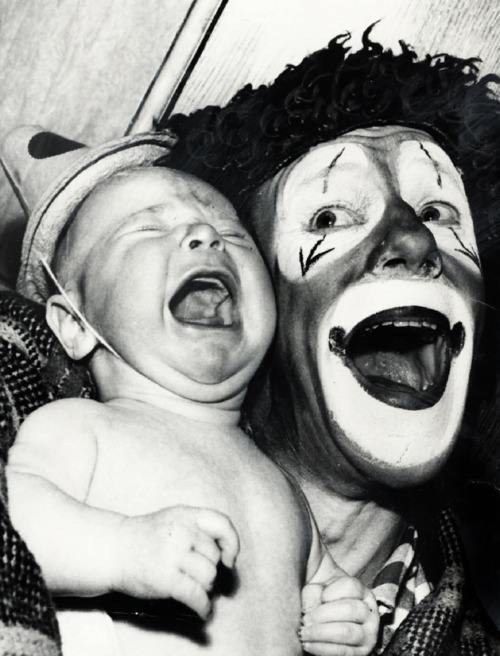 Дете и клоун