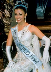 През 1994 г. Aishwarya Rai става Miss World