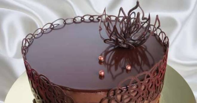 Čokoládová glazura - nejjednodušší recepty na zdobení dezertu