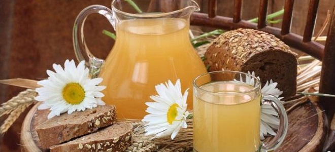 kvass من الخبز الأبيض في المنزل