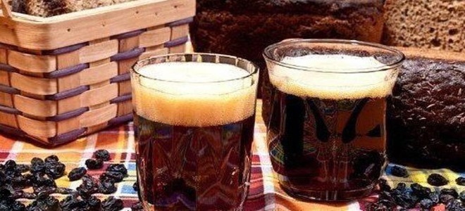 الخبز المنزلي kvass دون الخميرة مع الزبيب