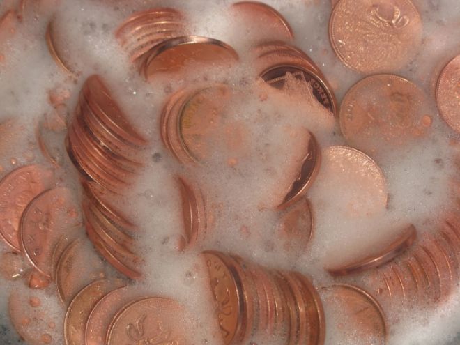 čištění měděných mincí