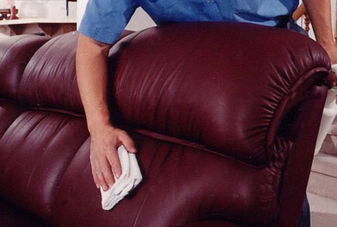 как да почистите кожен диван