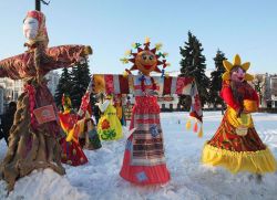 كيف للاحتفال Shrovetide في روسيا