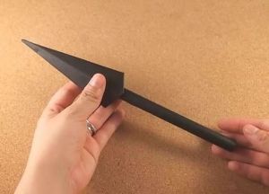 Jak vyrobit kunai z papíru 10