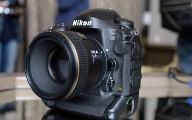 NIKON D4S