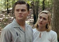 Leonardo DiCaprio a Kate Winslet ve filmu The Road of Change