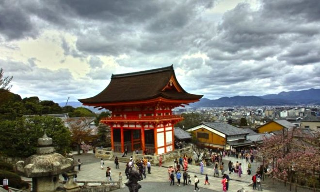 مجمع معبد بوذي Otovasan Kiyomizu-dera