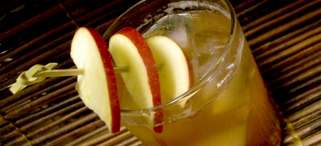 уиски коктейл с ябълков сок