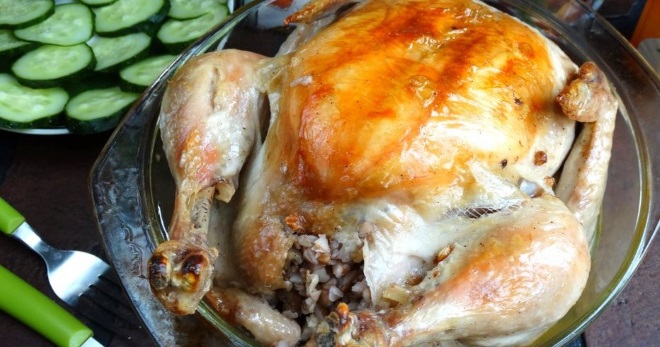 Kuře plněné pohankou - nejkrásnější recepty pečené v troubě