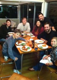 Richard Armitage na Den díkůvzdání s rodinou Pace