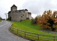 Cesta k hradu Vaduz