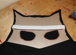как да направите батманска маска от картон2