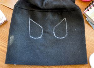 как да шият маска на Батман 8