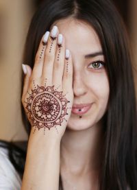 mehendi على الرسغ رسم 4