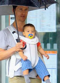 Matthew McConaughey na procházce se svým synem