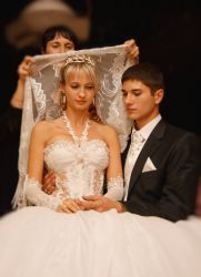 Ceremonie odstranění závoju z nevěsty