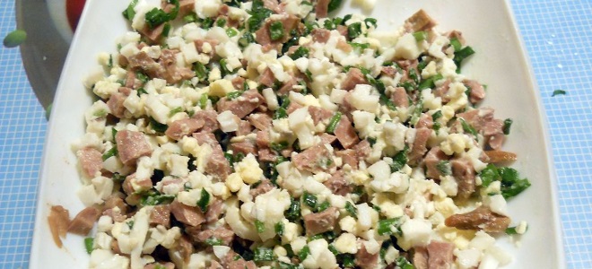 Salát s rýží a játrovou treskou - recept