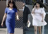 chutná Selena Gomez skrývá extra kilogramy pod volným oblečením