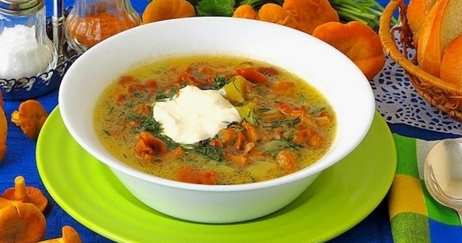 Супа от канелета - най-вкусната рецепта от първите курсове с гъби