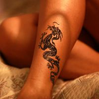 فتاة مع التنين tattoo4