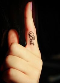 tetování na prstech 8