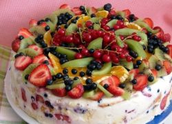 dort s tvarohem a želatinou a ovocem