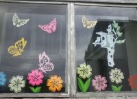 Dekorace oken na jaře v mateřské škole 12