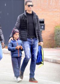 Кристиано Роналдо със сина си